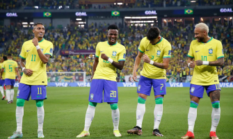 Brasilien går videre til VM-kvartfinalerne