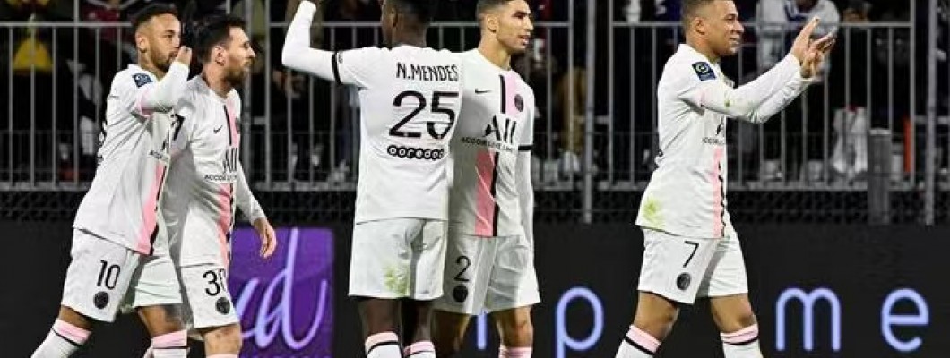 Paris Saint-Germain vinder den første kamp i den nye sæson