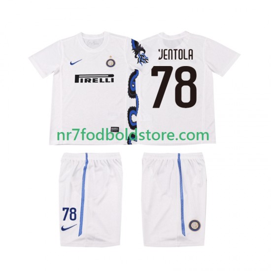 Inter Milan Trøje VENTOLA 78 Retro Børn Udebane Fodboldsæt 2011 2010 Kortærmet