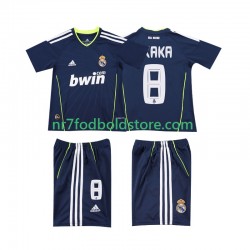 Real Madrid Trøje KAKA 8 Retro Børn Udebane Fodboldsæt 2011 2010 Kortærmet