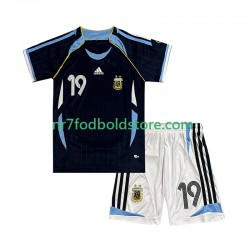 Argentina Trøje Lionel Messi 19 Retro Børn Udebane Fodboldsæt 2006 Kortærmet