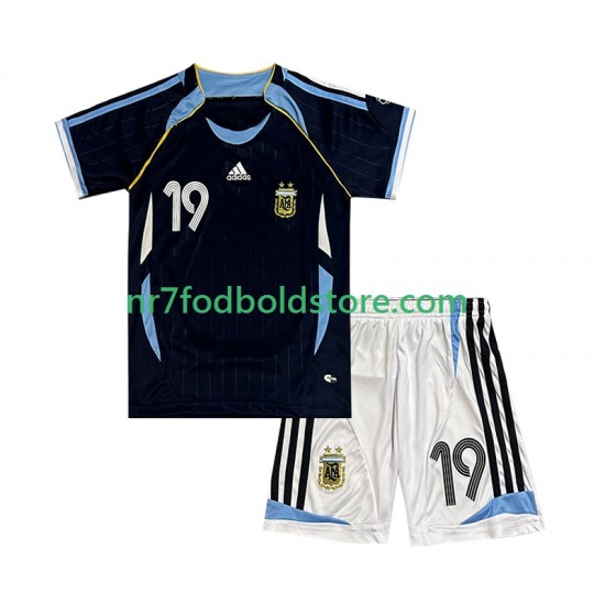 Argentina Trøje Lionel Messi 19 Retro Børn Udebane Fodboldsæt 2006 Kortærmet