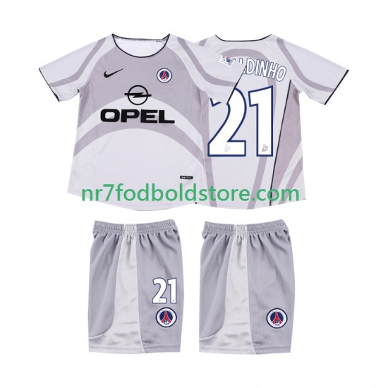 AC Milan Trøje RONALDINHO 21 2001 Retro Børn Udebane Fodboldsæt 2002 Kortærmet